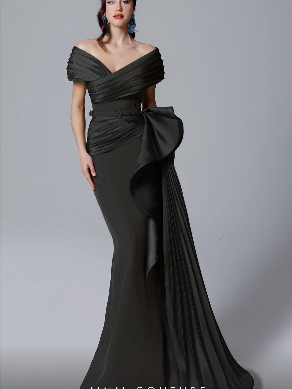 Elegant Off-Shoulder Black Evening Gown